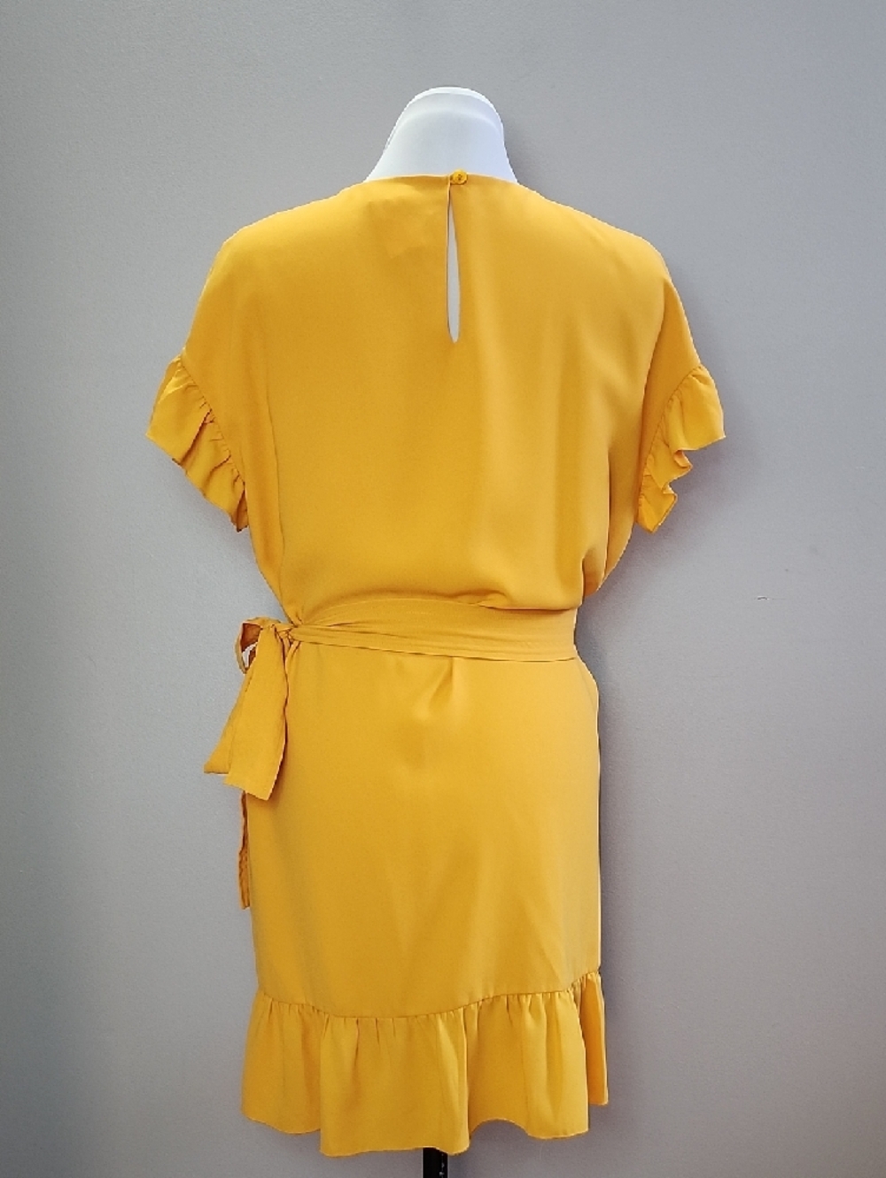 ARITZIA WILFRED Ninette round neck ruffles faux wrap dress in Tuscan Sun yellow - Picture 7 of 14